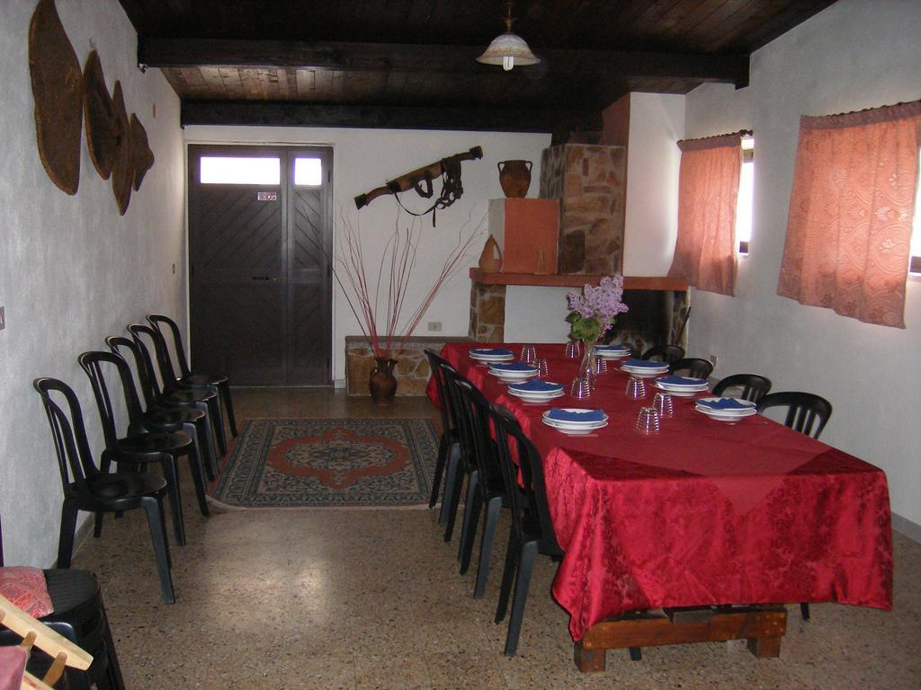 Orani Agriturismo Usurtala מראה חיצוני תמונה