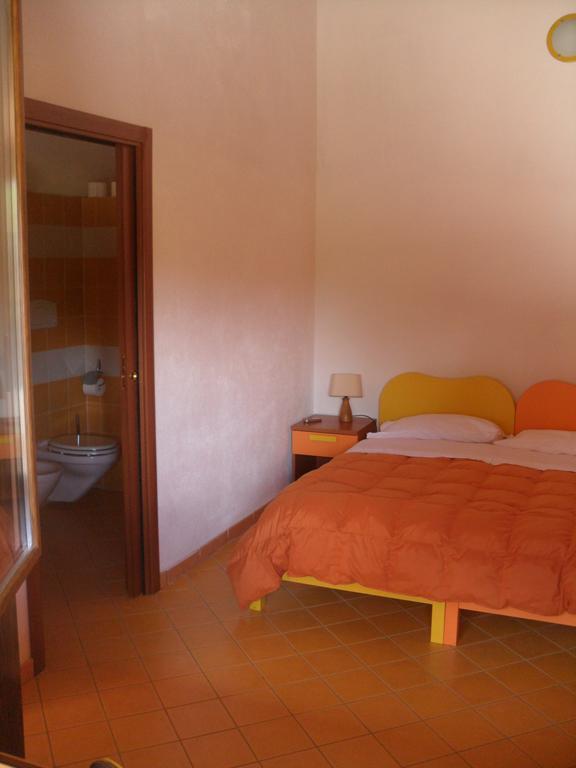 Orani Agriturismo Usurtala מראה חיצוני תמונה